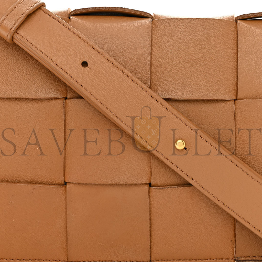 BOTTEGA VENETA NAPPA MAXI INTRECCIO CASSETTE BAG ALMOND  (23*15*5.5cm)