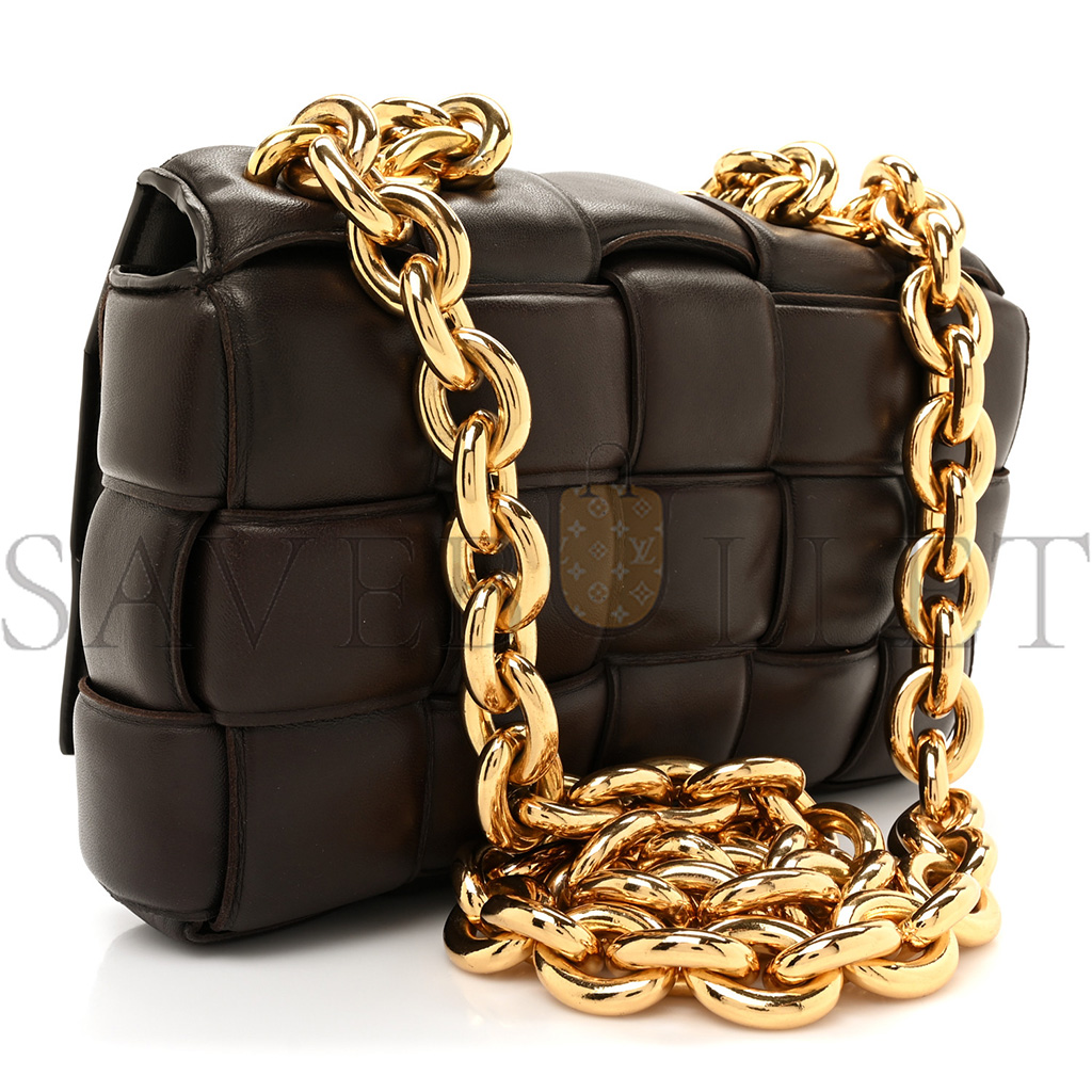 BOTTEGA VENETA LAMBSKIN MAXI INTRECCIO PADDED CHAIN CASSETTE CROSSBODY BAG FONDANT  (25*17*8cm)