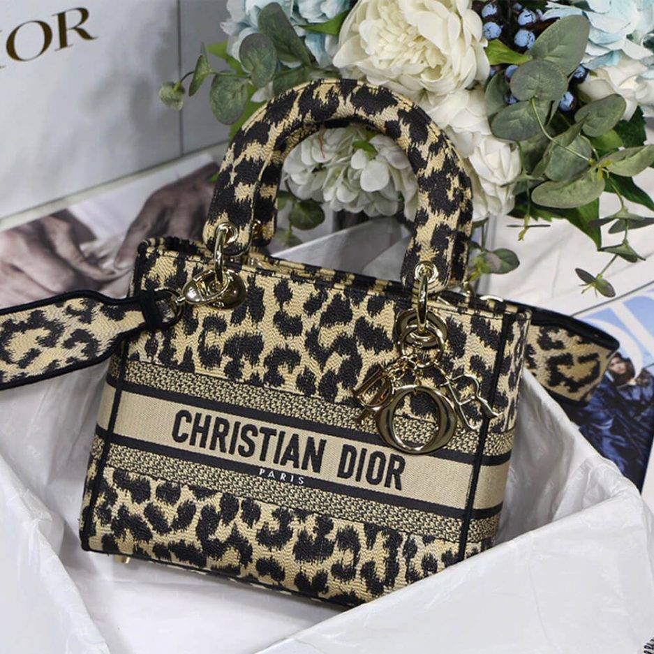 DIOR MEDIUM LADY D-LITE BAG  M0565ORHM_M918 (24cm*20cm*11cm)